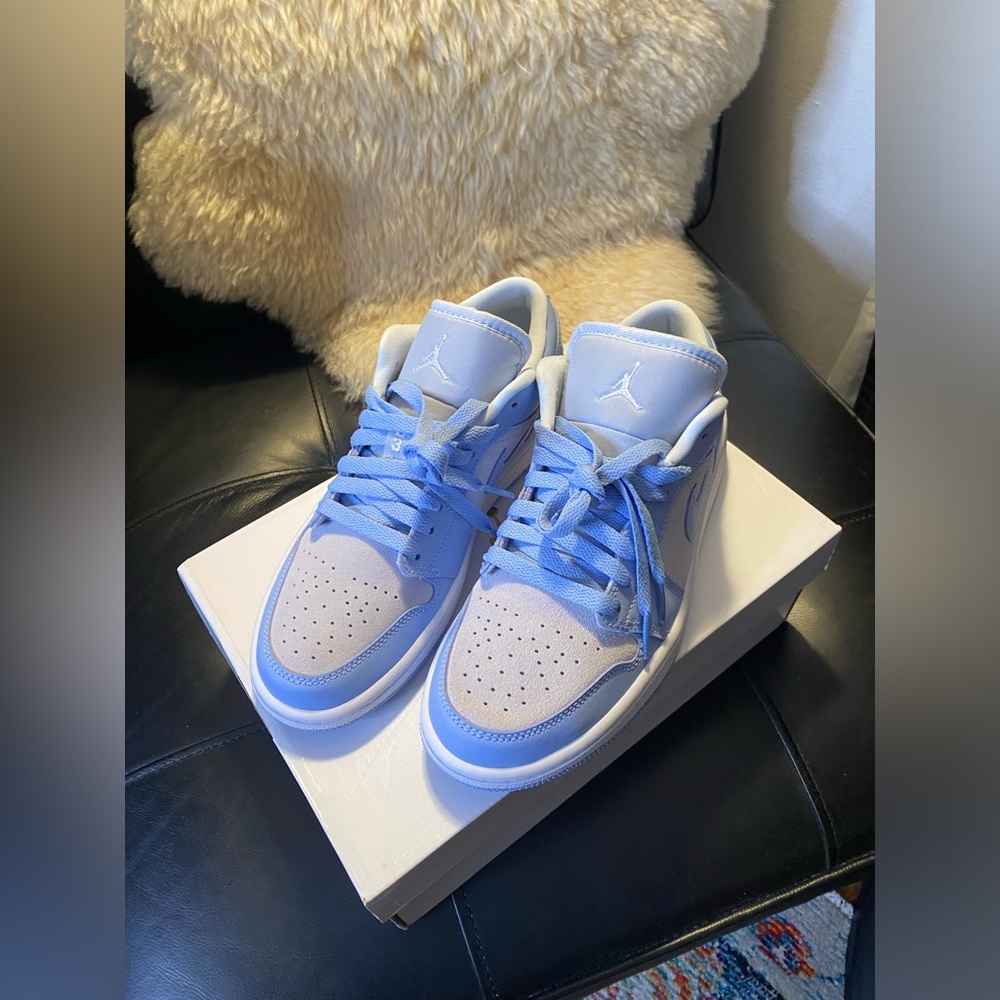 BNIB SOLD OUT Air Jordan 1 Low WMNS 7.5/6Y